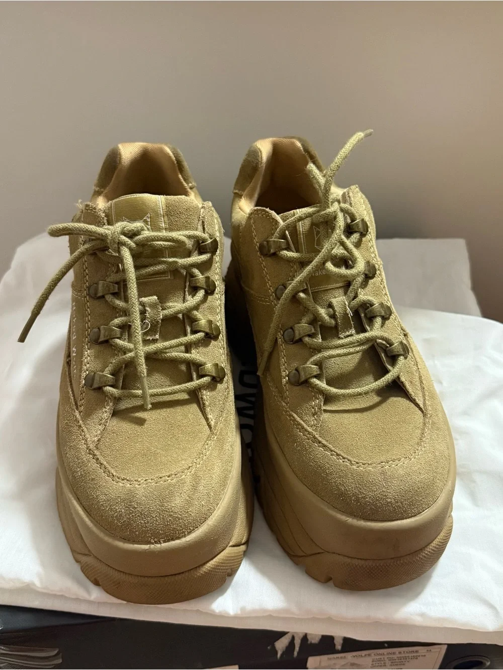Naked Wolfe sporty taupe suede US 6